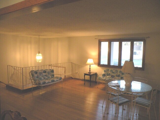 Foto del edificio - 17 Brad Rd