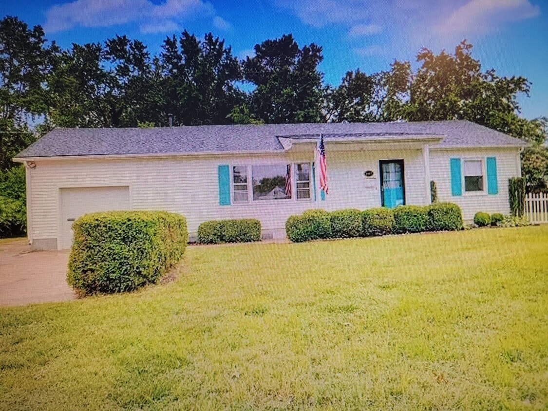 Primary Photo - 8467 Woodcock St