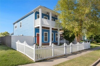 Building Photo - 6506 W Knoll View Way