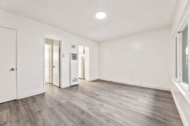 Plano de planta - 439 S Catalina St