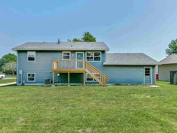 Building Photo - Presenting an exceptional opportunity to r...