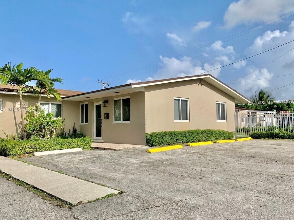 Primary Photo - 10300 NW 35th Ct