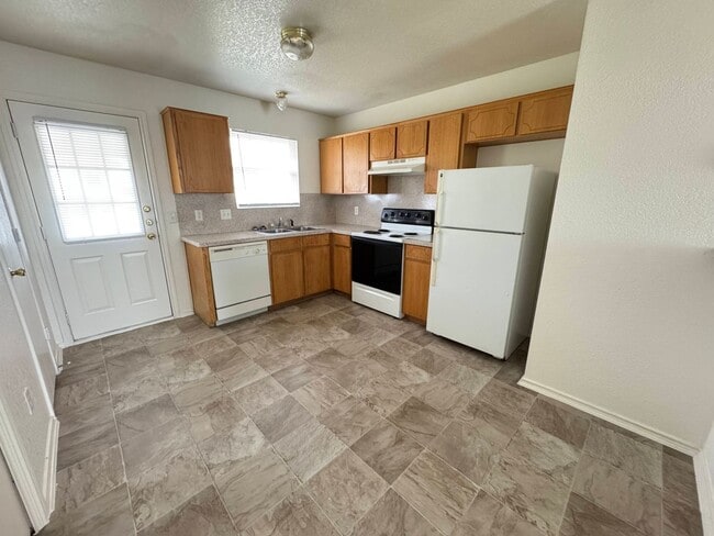 Foto del edificio - 4503 Jeff Scott Dr