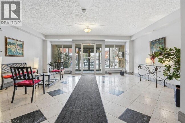 Photo du bâtiment - 101 Queen St S