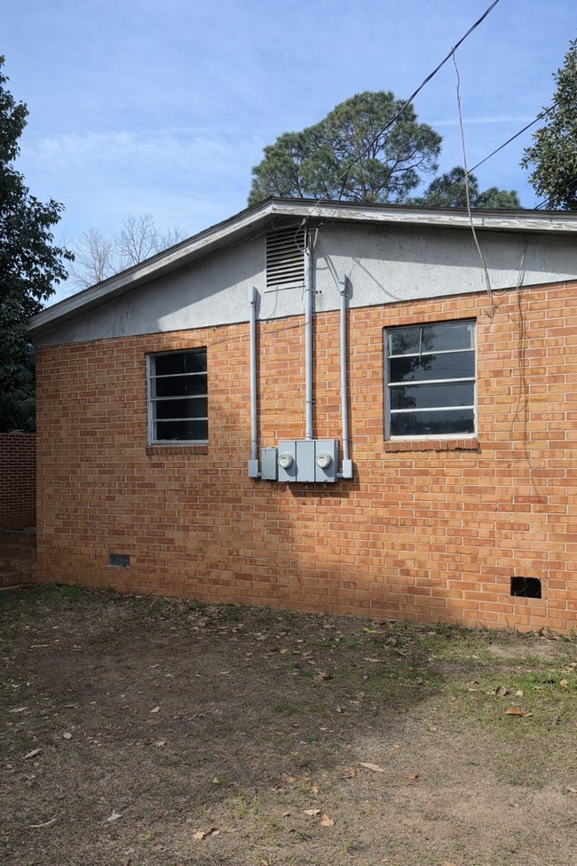 Building Photo - 906 Thomas St