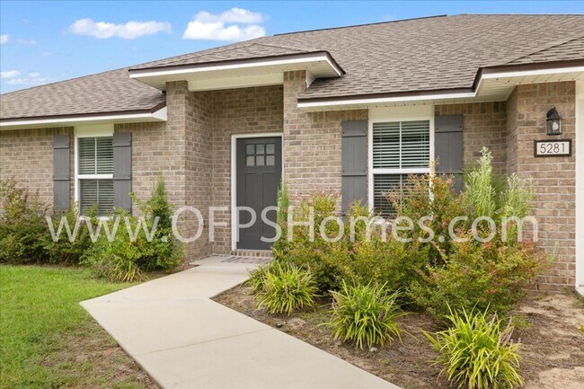 Foto del edificio - Like New Crestview 4bed/2bath Available Today