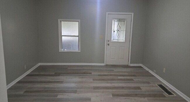 Foto del edificio - 832 S Pershing Ave