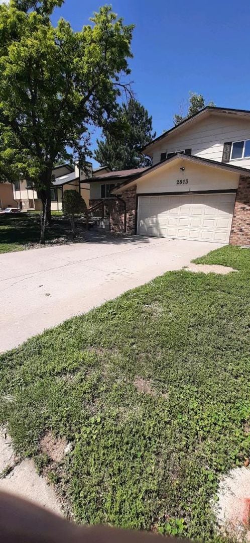 Building Photo - Fantastic 4 bdrm home avail NOW