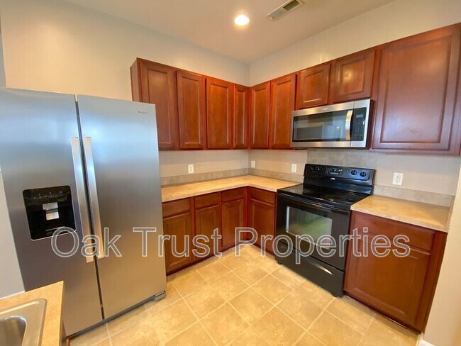 Foto del edificio - 122 Woodward Rd