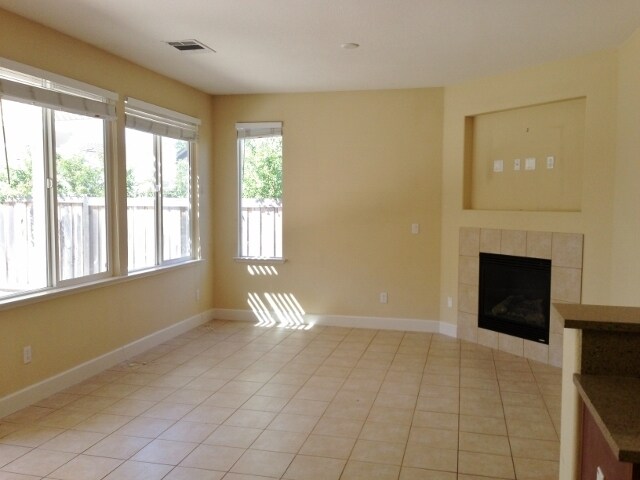 Foto del edificio - 3 BEDROOM VACAVILLE BEHIND KAISER HOSPITAL *STAR RENTALS