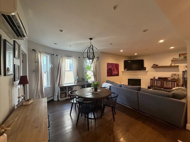 Foto del edificio - 465 Ashmont St