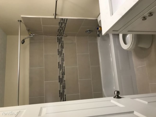Building Photo - 2 br, 1 bath Condo - 2876 Foxwood Ct