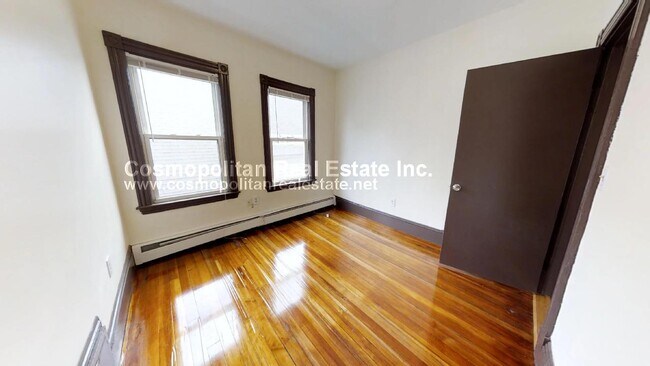 Foto del edificio - 28 Temple St