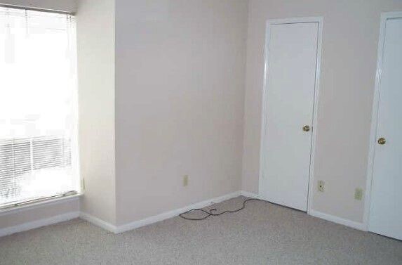 Foto del edificio - 2100 Tanglewilde St