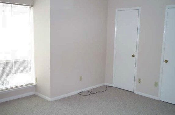 Building Photo - 2100 Tanglewilde St