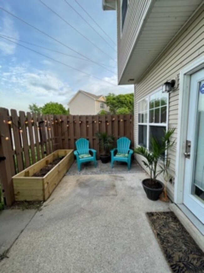 Building Photo - The Nations!