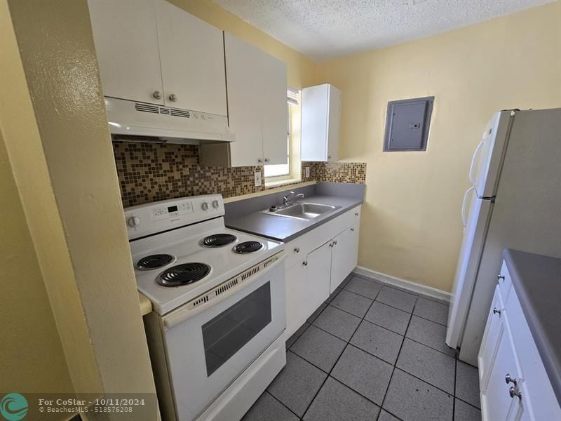 Primary Photo - 13695 NE 3rd Ct