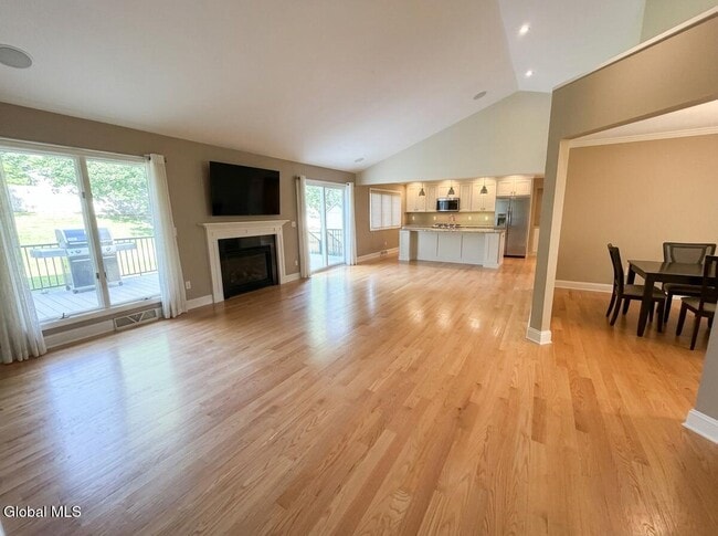 Building Photo - 53 Huntleigh Dr