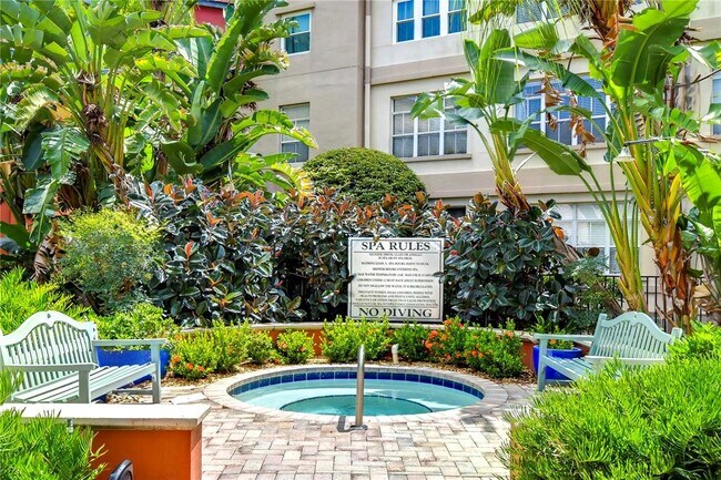 Foto del edificio - 2410 W Azeele St