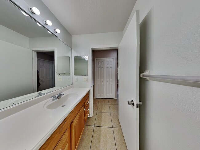 Foto del edificio - 13403 Fairway Glen Dr