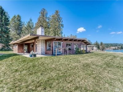 Building Photo - 3911 Wollochet Dr