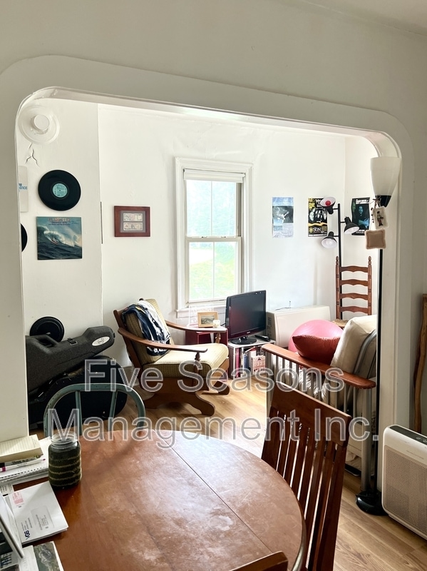 Building Photo - 279 St Paul St
