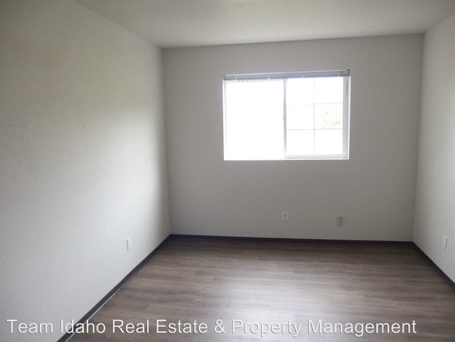 Building Photo - 1424 Northwood Dr