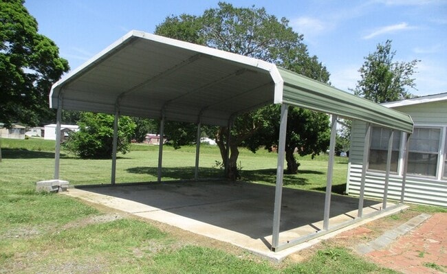 Foto del edificio - 1040 Hugo Dr