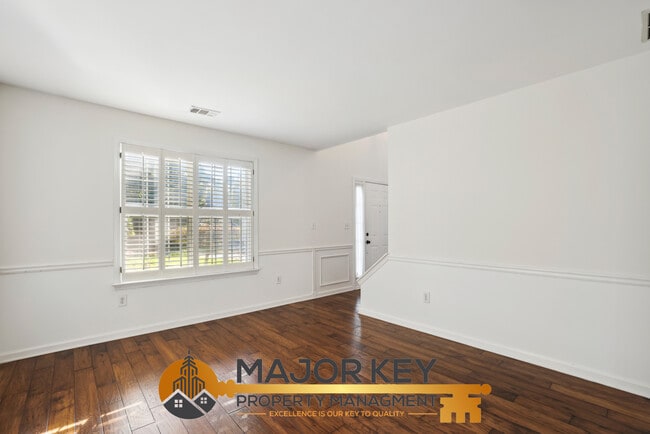 Building Photo - 1620 Midland Ct
