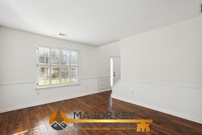 Foto del edificio - 1620 Midland Ct