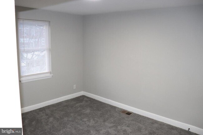 Building Photo - 8623 Willow Oak Rd