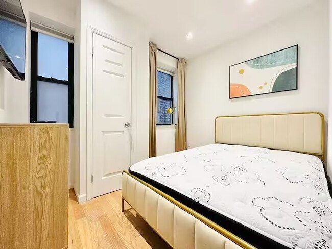 Foto del edificio - Furnished room/NOT APARTMENT