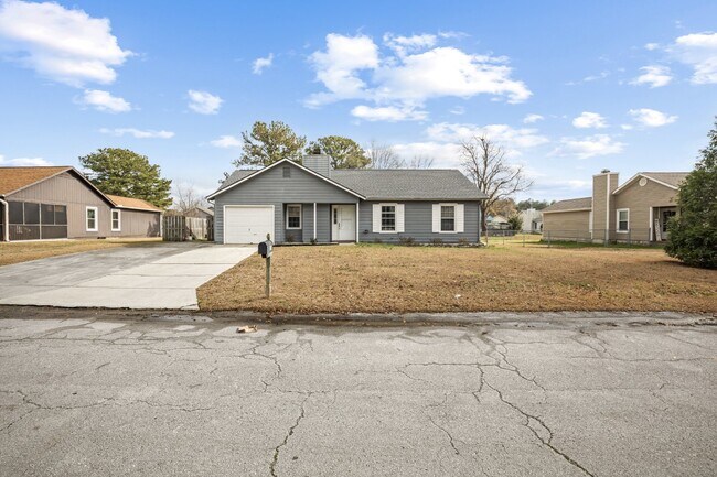 Foto del edificio - Located off Gum Branch Rd.