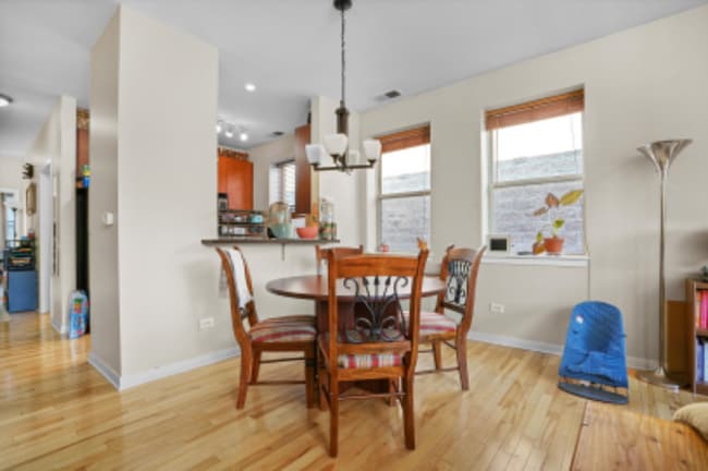Photo - 1112 W Washburne Ave (Chicago, IL) Apartment