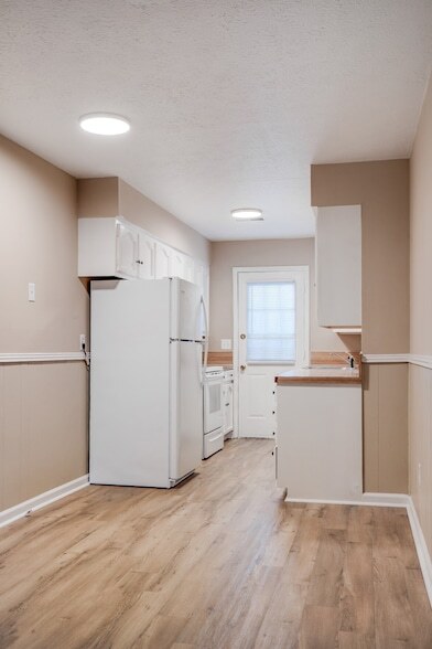 Foto del edificio - 1188 Meadowview Dr