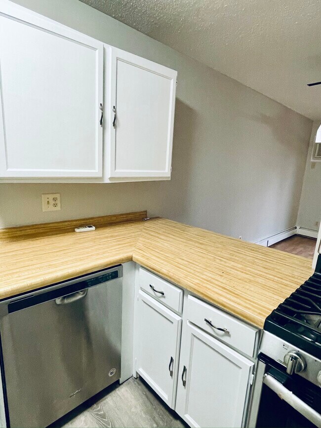 Foto del edificio - 7154 72nd Ln N