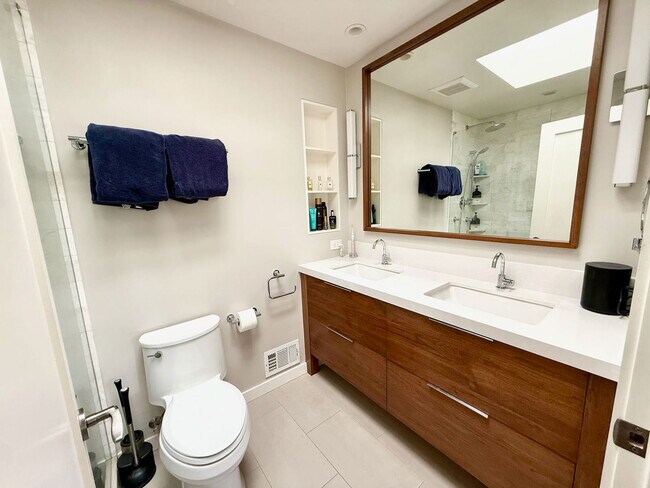 Foto del edificio - 747 W Dickens Ave