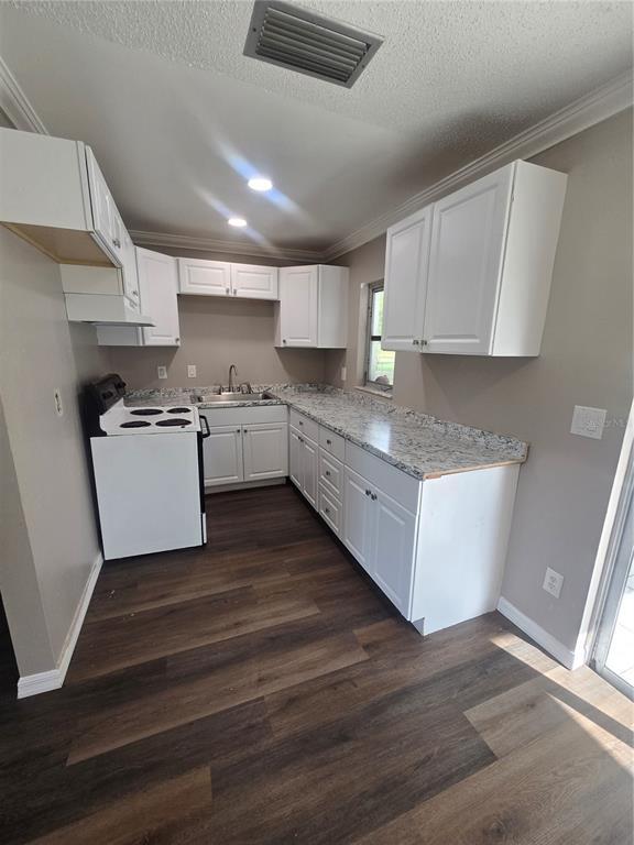 Foto del edificio - 12470 Prescott St