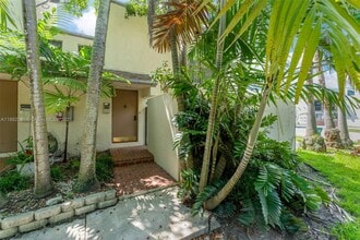 Building Photo - 15805 SW 91st Ct