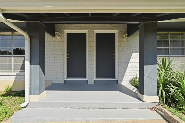Foto del edificio - 2712 St Edwards Cir
