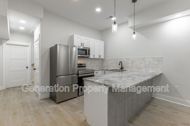 Building Photo - 1124 Garfield St