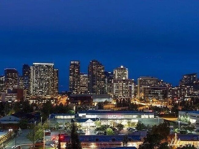 Foto del edificio - 701 122nd Ave NE