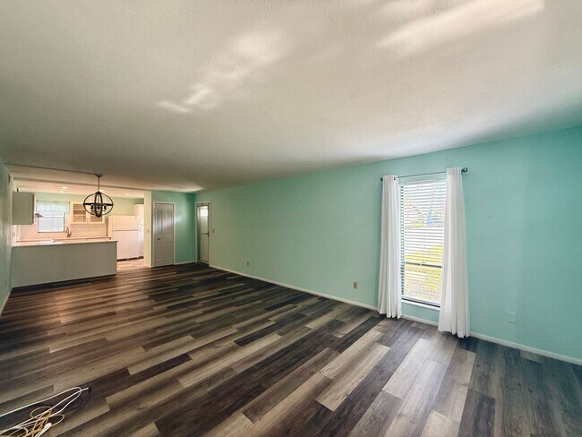 Building Photo - You Will LOVE this Ground Floor 2 Bedroom - Water Included (55+ Community)