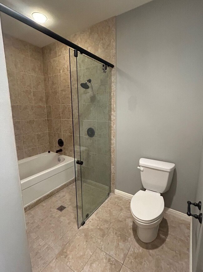 Foto del edificio - Beautifully Maintained 3 Bedroom