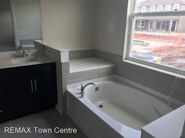 Foto del edificio - 3 br, 2 bath House - 8067 Bushmaster  Avenue