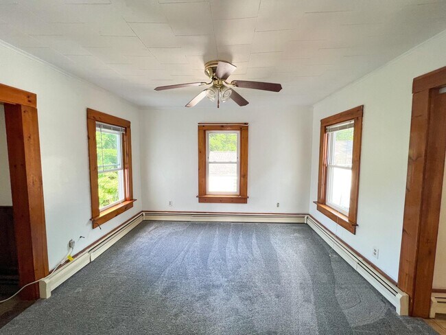 Sala de estar - 7 Leonard Ave