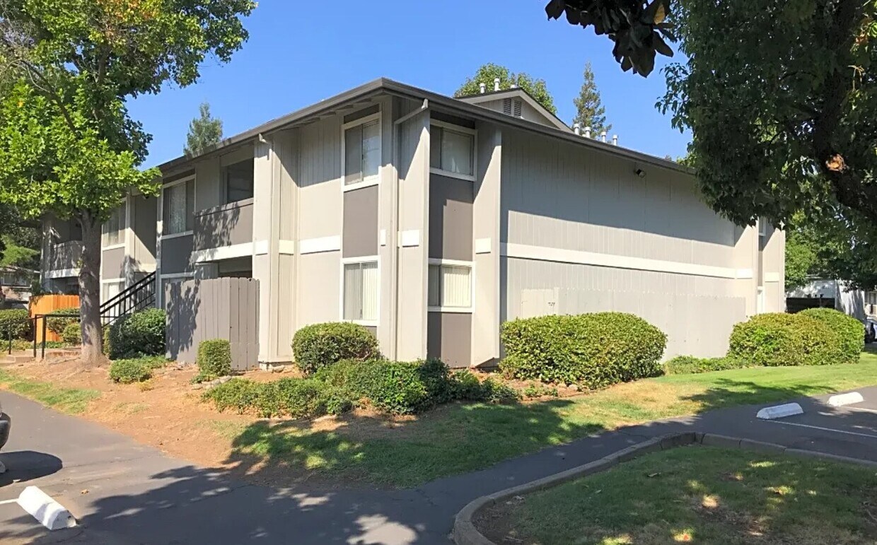 Foto principal - 1650 Forest Ave