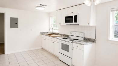Building Photo - 4406 Plum St