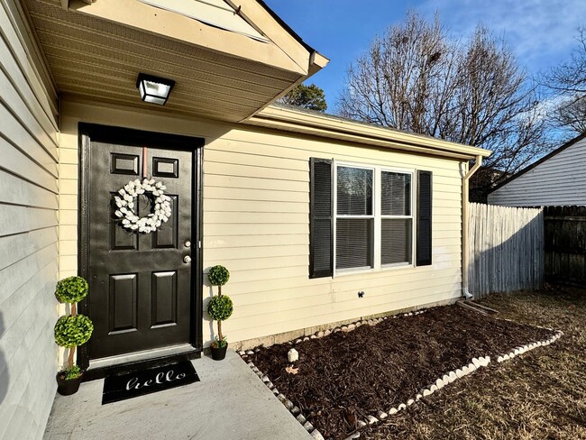 Building Photo - UPDATED & READY NOW!! Adorable 3-Bedroom R...