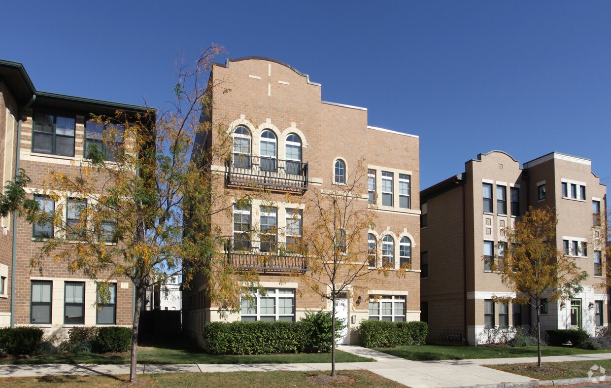 Building Photo - 3849 S Ellis Ave